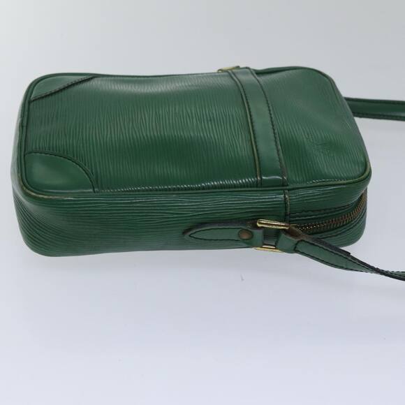 LOUIS VUITTON Epi Danube Shoulder Bag Green M45634 - Picture 3 of 16